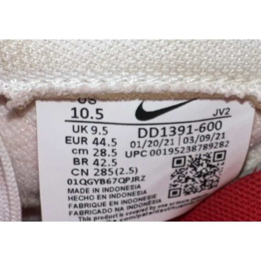 40N8/ Nike Dunk Low Championship Red White Low Top Men's‎ Athletic Sneakers